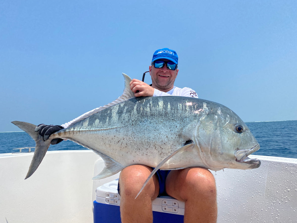 Sportfiskare på Maldiverna har fångat en GT på Popping på en fiskeresa med Outside Travels